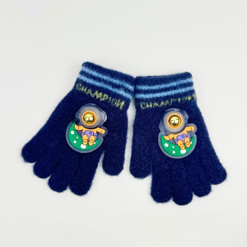 Children's gloves astronaut cartoon winter men's five-finger gloves warm windproof wool baby five-finger gloves