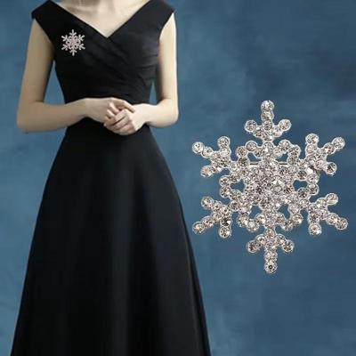 Weihnachtsdeko Charmanter Wasserdiamant Diamant Weihnachts Schneeflocken Brosche Weihnachts Modeaccessoires für Damen