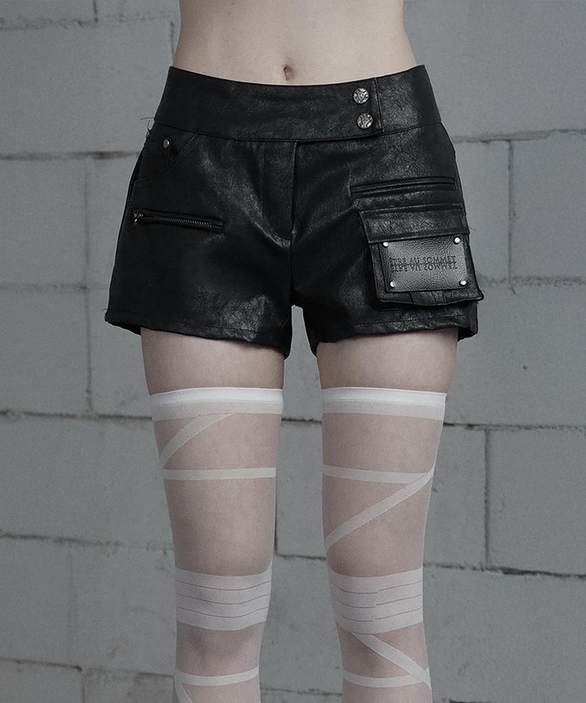 ETRE AU SOMMET Crack Leather Zipper Pocket Hot Pants (Black)