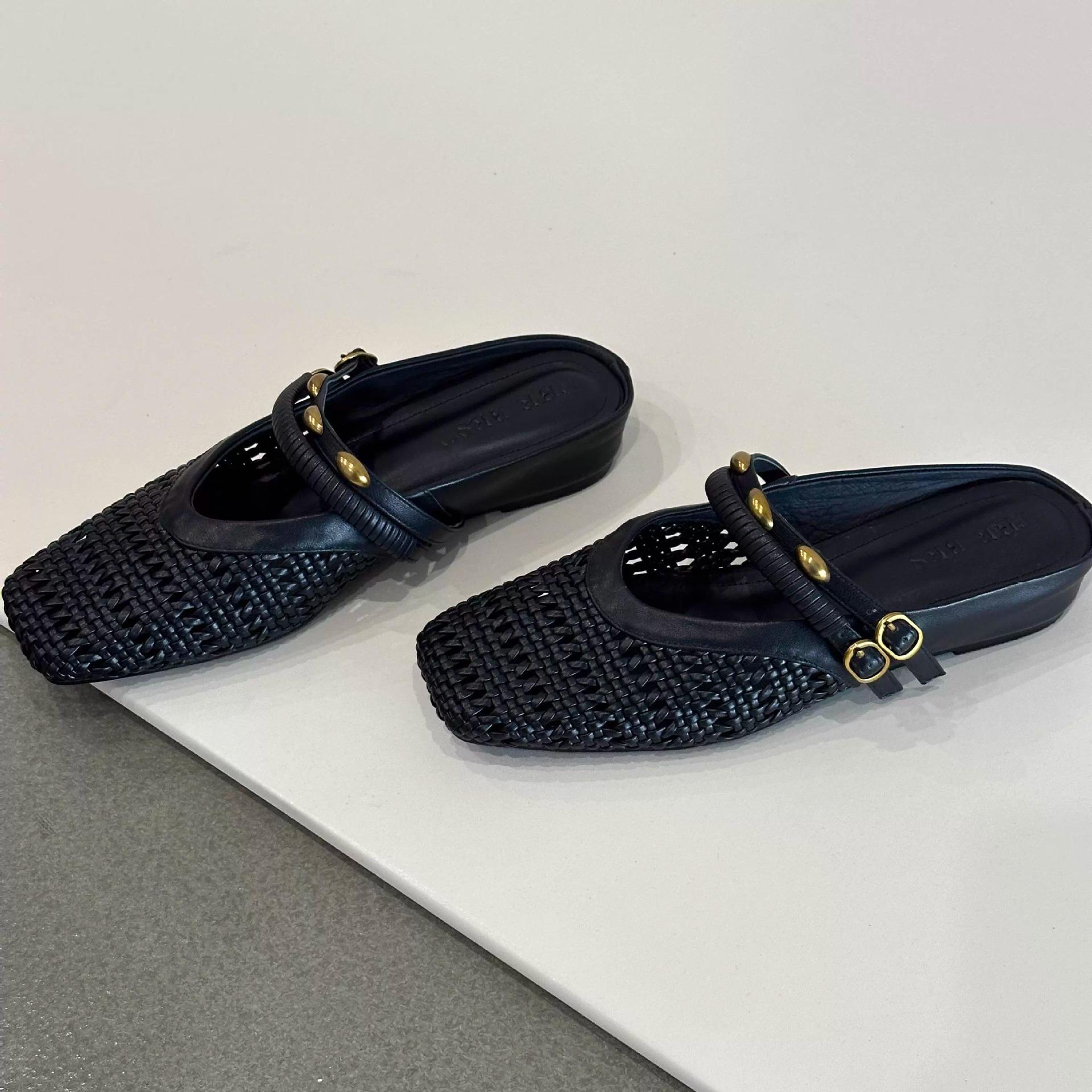 

Модная обувь женская 2025 Новые женские тапочки с закрытым носком Модные уличные Металлическая отделка Платье Бестселлер Женские сандалии Zapatos 39 чёрный