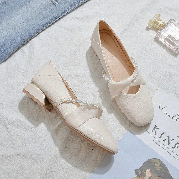 Mary Jane flat-bottomed student shallow mouth pearl spring new women's single shoes with skirts versatile gentle lady beanie shoes