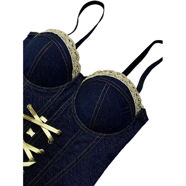 Corsetti, abbigliamento da donna alla moda ed elegante