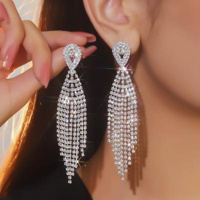 Mode Lange Quaste Ohrringe Temperament Luxus Glänzend Intarsien Strass Ohrringe High-Grade Weibliche Ohrringe 1 Paar