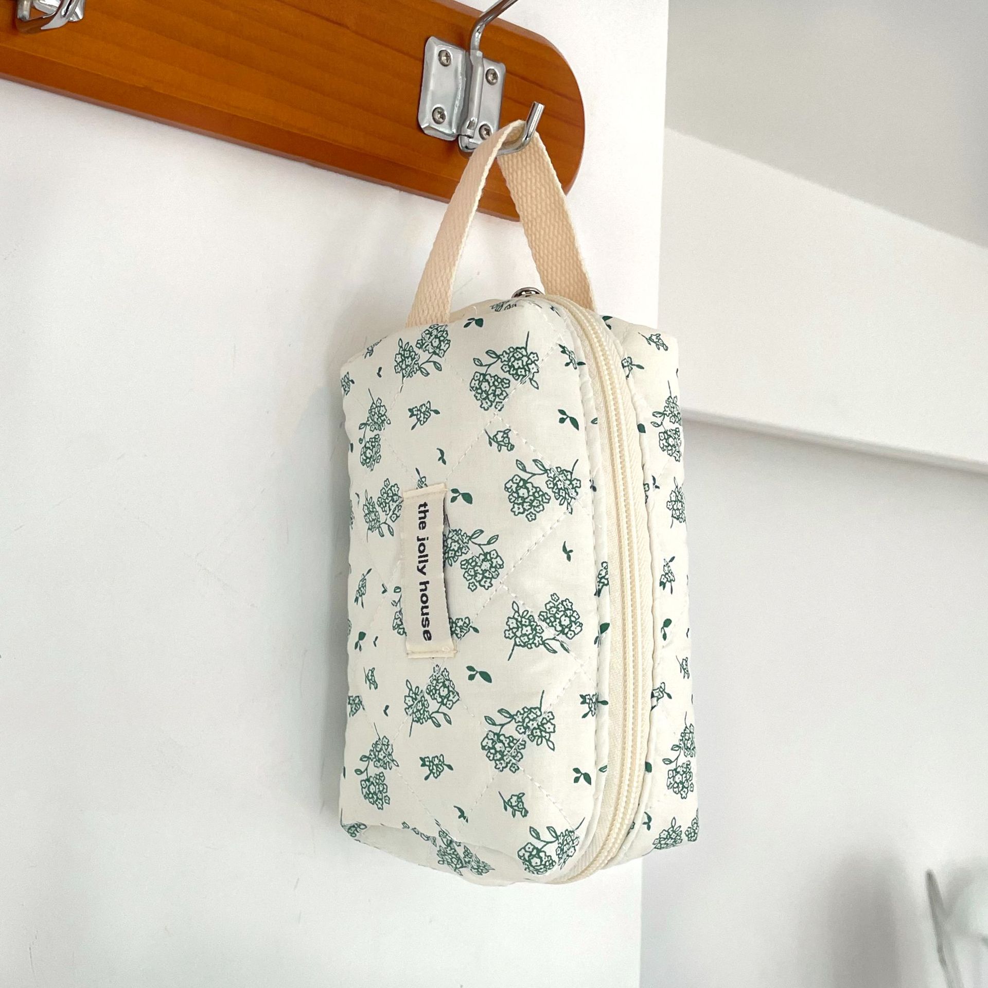 Portable quilted handbag storage bag for students, large-capacity toiletry bag, dark green star pattern makeup bag