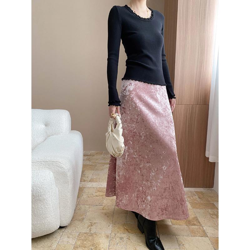 Sinan Retro High-Waist Luminous Velvet A-Line Skirt with Gold Snowflake Design