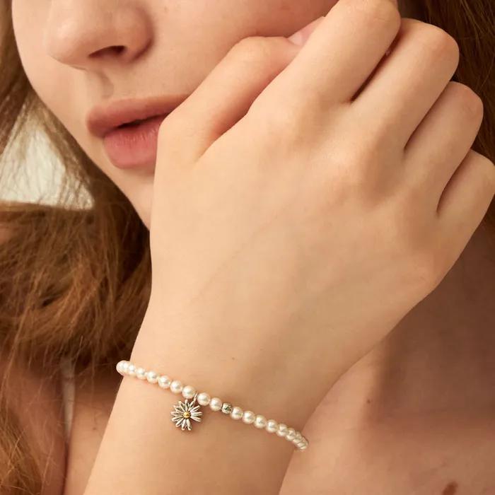 4mm Daisy Delight Pearl Bracelet Pearl Bracelet