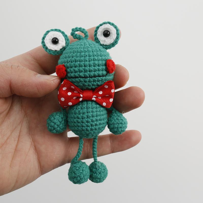Cartoon-Froschpuppen-Serie, gehäkelter Schlüsselanhänger, lustiger grüner Froschpuppen-Schlüsselanhänger, handgefertigte Häkel-Schlüsselanhänger, niedlicher Frosch-Anhänger
