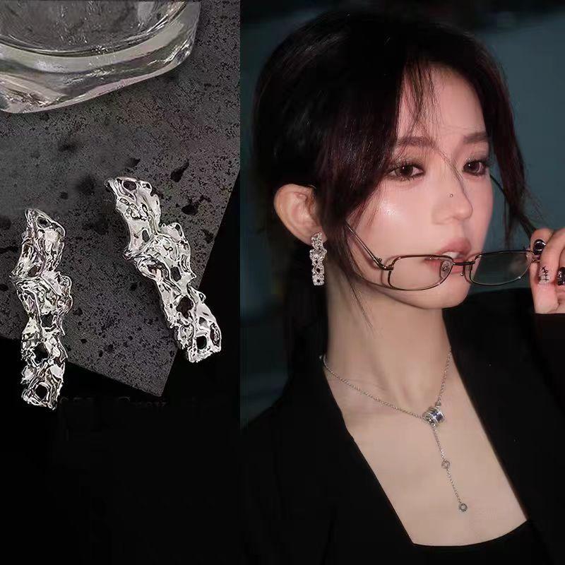 Metal Silver Cold Wind Personalized Silver Needle Earrings Niche Design High Sense Spice Girl Temperament Earrings