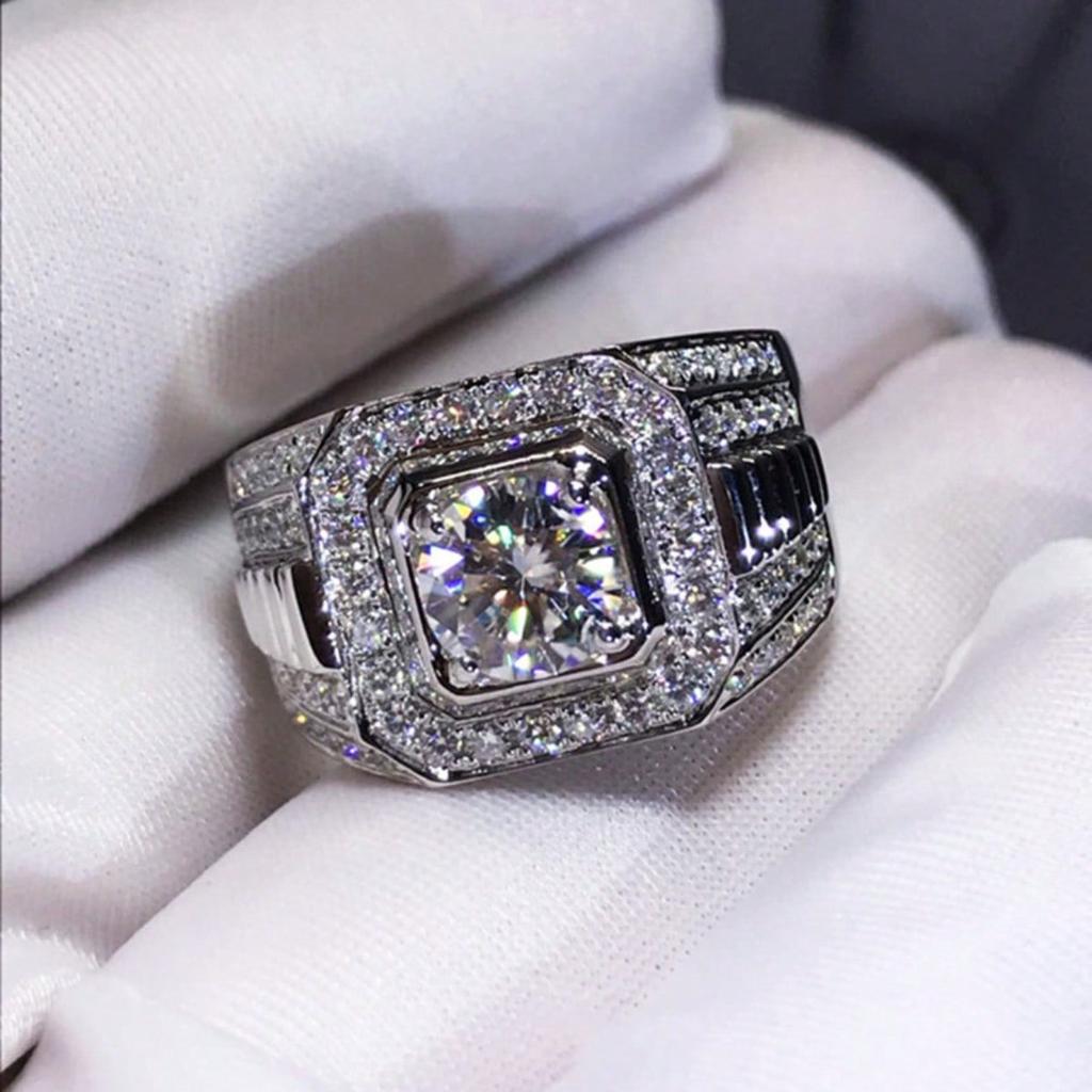 1 Stück Herren-Ring mit rund geschliffenem synthetischem Zirkonia, Ein luxuriöser Ring geeignet für den täglichen Gebrauch und als Urlaubsgeschenk