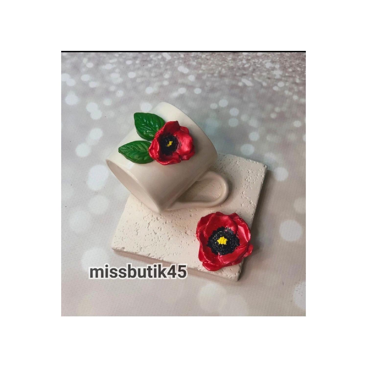 

Чашка турецкого кофе ручной работы с фигуркой мака в качестве подарка-презентации