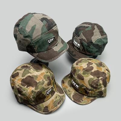 Frühlings- und Sommer-Amerikanische Camouflage-Buchstabenstickerei Baseballkappe für Männer und Frauen Sonnenschutz Kurzer flacher Schirm Retro Outdoor-Kappe