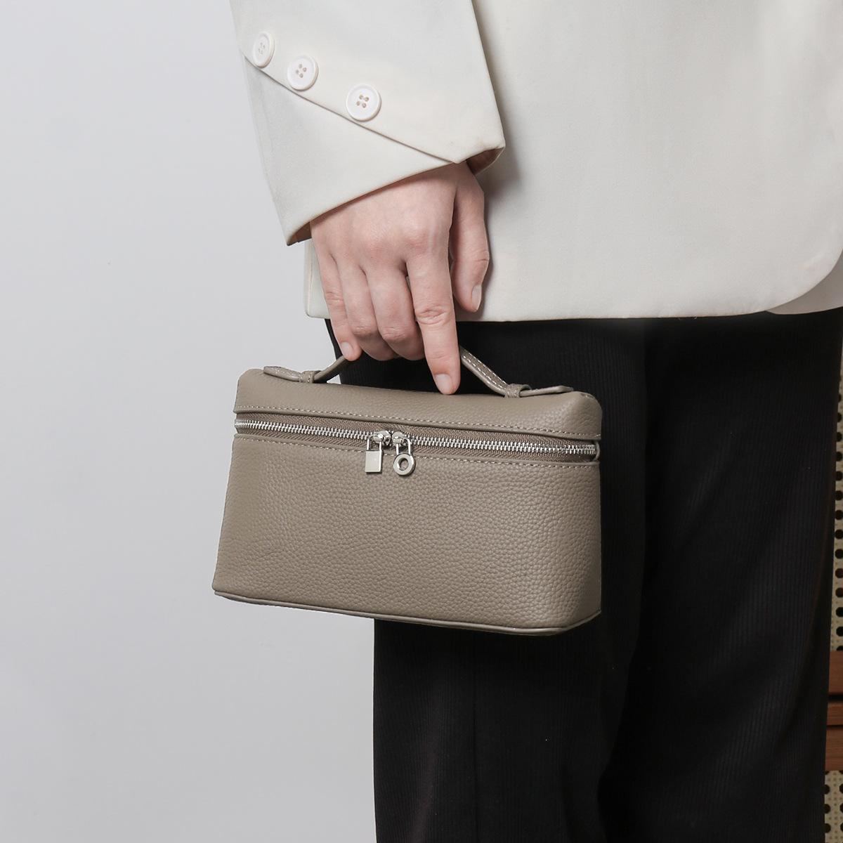 

The first layer of cowhide lp19 lunch box bag, genuine leather women s bag, the new gigi same portable box bag, messenger bag. бежевый