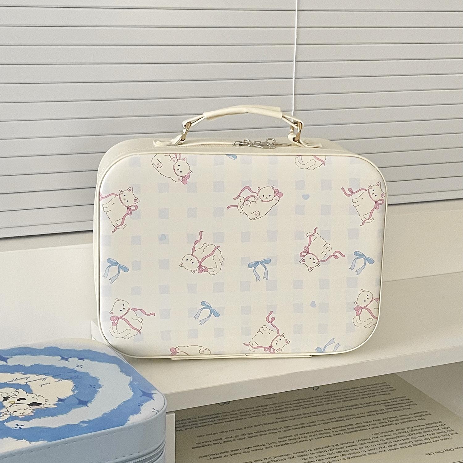 Portable large-capacity travel beauty case, original angelic little lamb makeup case, cute ins style