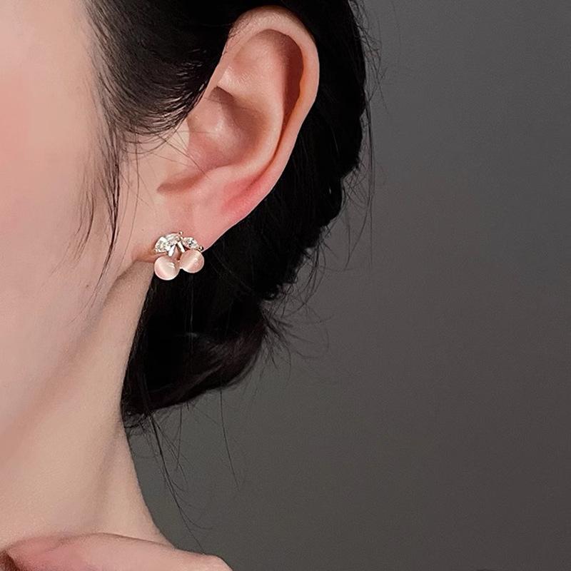 Elegante kirsebærøredobber i rosa zirkon for kvinner - Lettvektige, trendy fruktdesign med søt sjarm