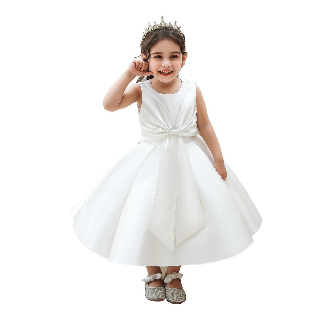 Vestito in Raso da Principessa con Fiocco per il Primo Compleanno di una Neonata