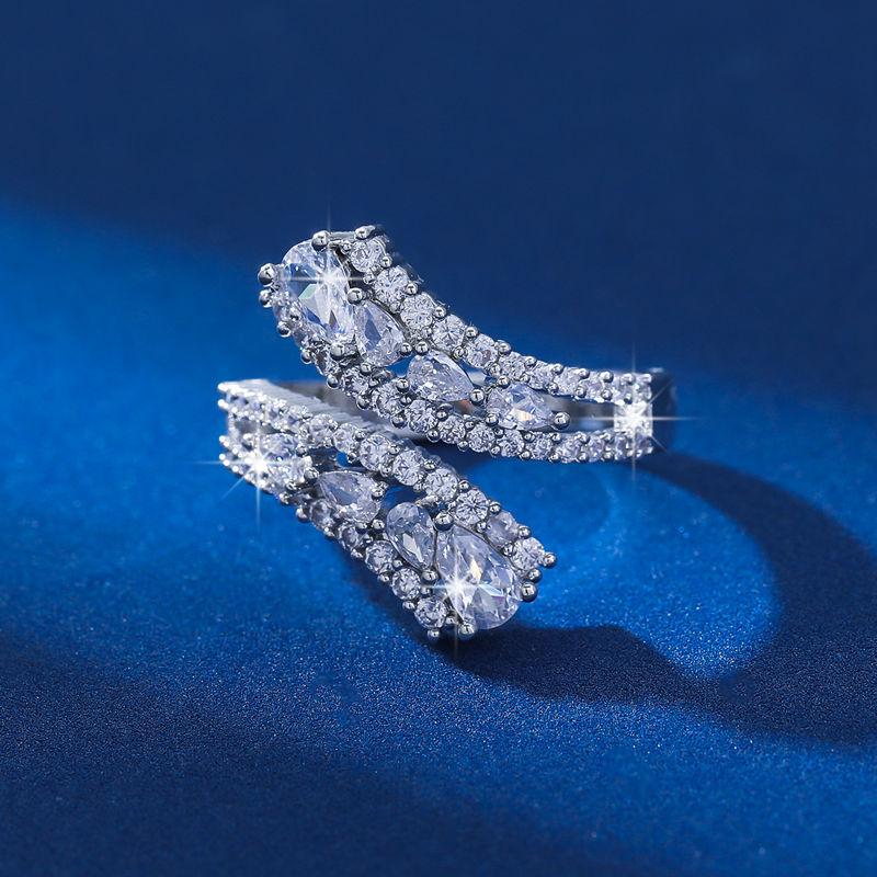 Stilvoller offener Ring mit Vollbesatz aus Diamanten, nicht verblassendem, einzigartigem Design