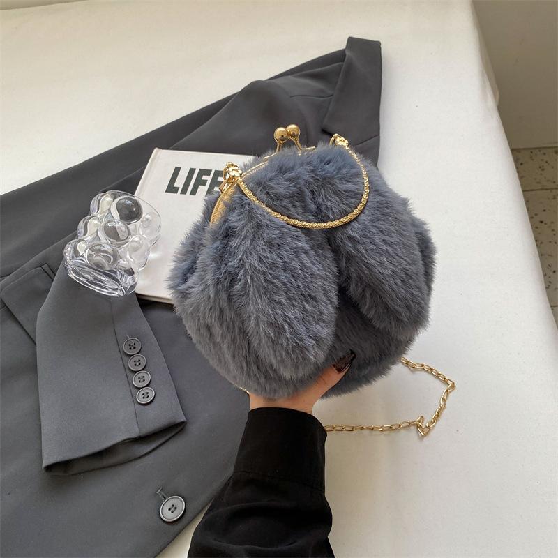Plush Bag Women's 2025 Autumn New Niche Foreign Style Chain Messenger Bag Women's Hand Fluffy Small Round Bag