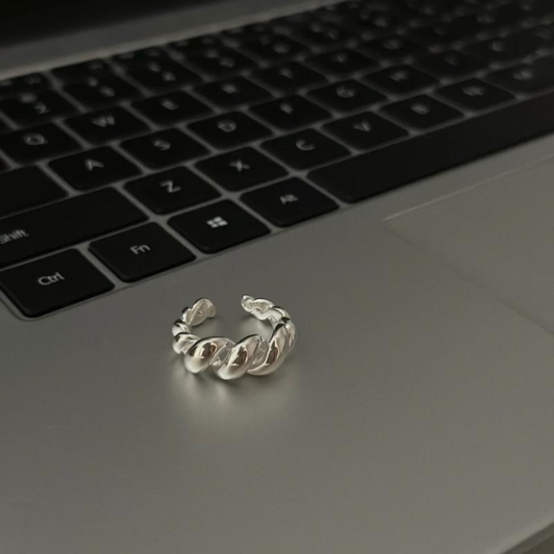 Women's Adjustable Black Agate Ring - Retro High-End Light Luxury Design