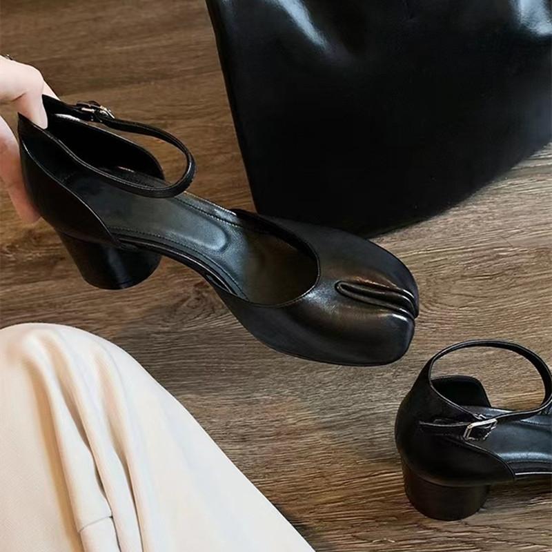Moda Moda Rozdzielony palec Lakierowana skóra Tabi Damskie czółenka Lato Jesień Pasek na kostce Mary Janes 6cm Gruby wysoki obcas Buty dla dziewcząt studentek