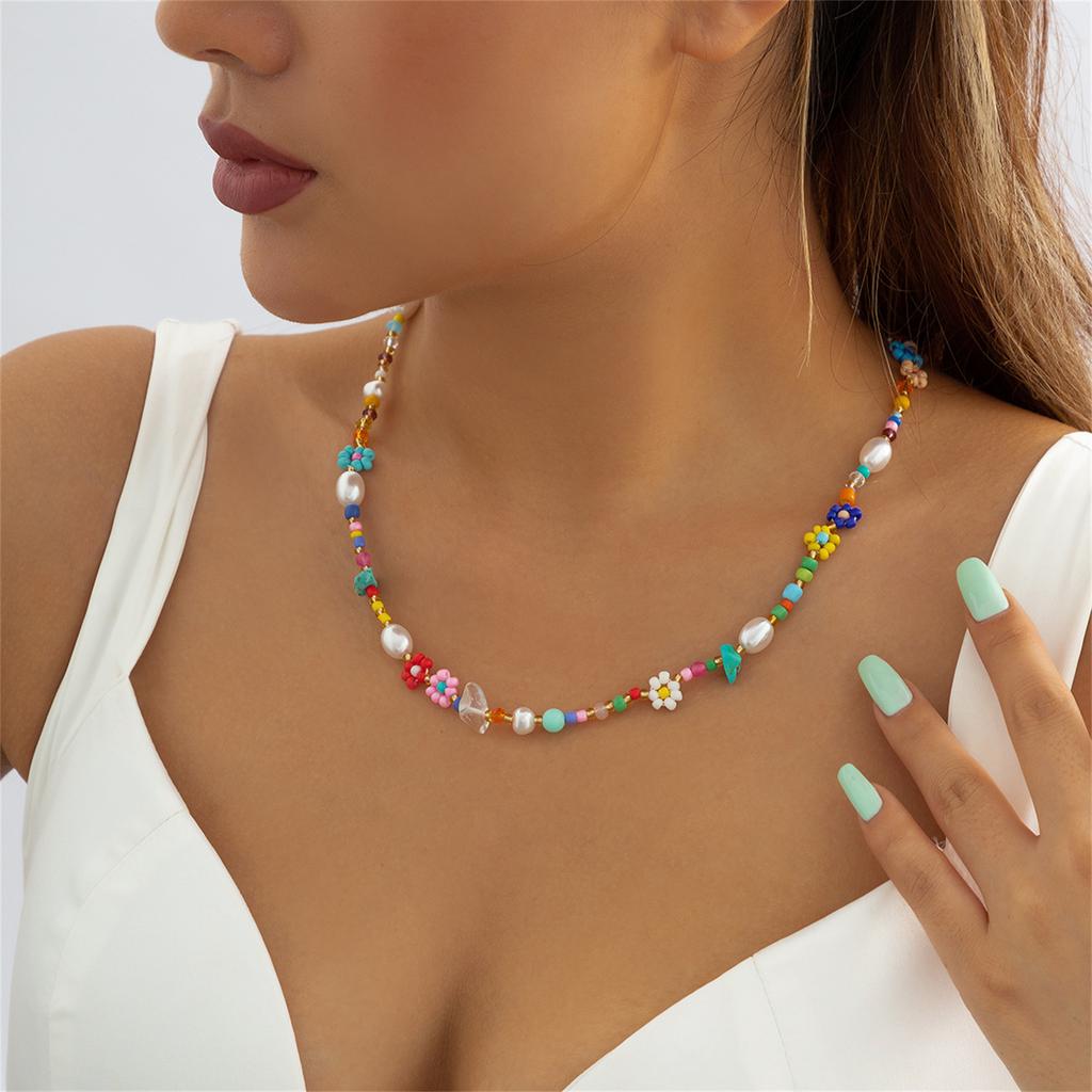 Trendy Bohemian Styles Multicolor Beads Choker Necklace Featuring Imitation Pearls Decoration for Women Wear
