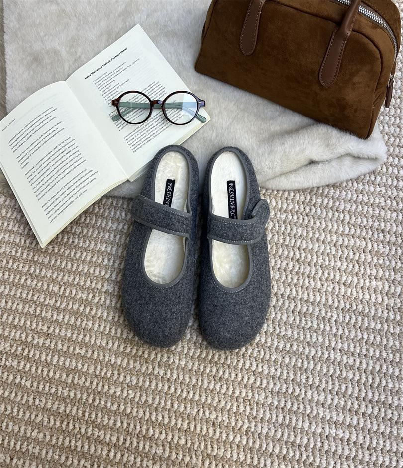 Women's flat shoes outside 2025 autumn and winter new ugly cute Velcro soft sole shallow mouth bag head Mary Jane shoes lazy shoes