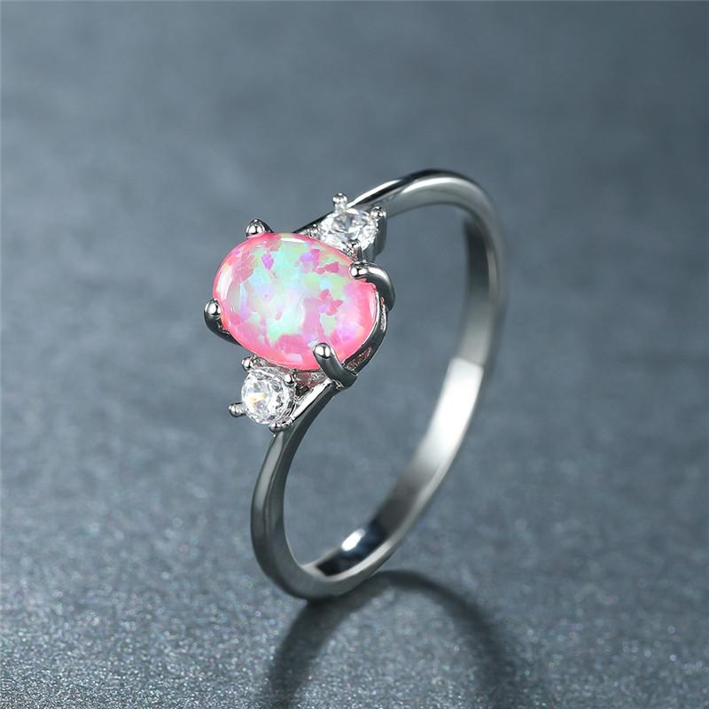 Niedliche weibliche geometrische weiße rosa Feueropal-Ring mit kleinem ovalen Stein, modische Farbe, Hochzeitsschmuck für Frauen