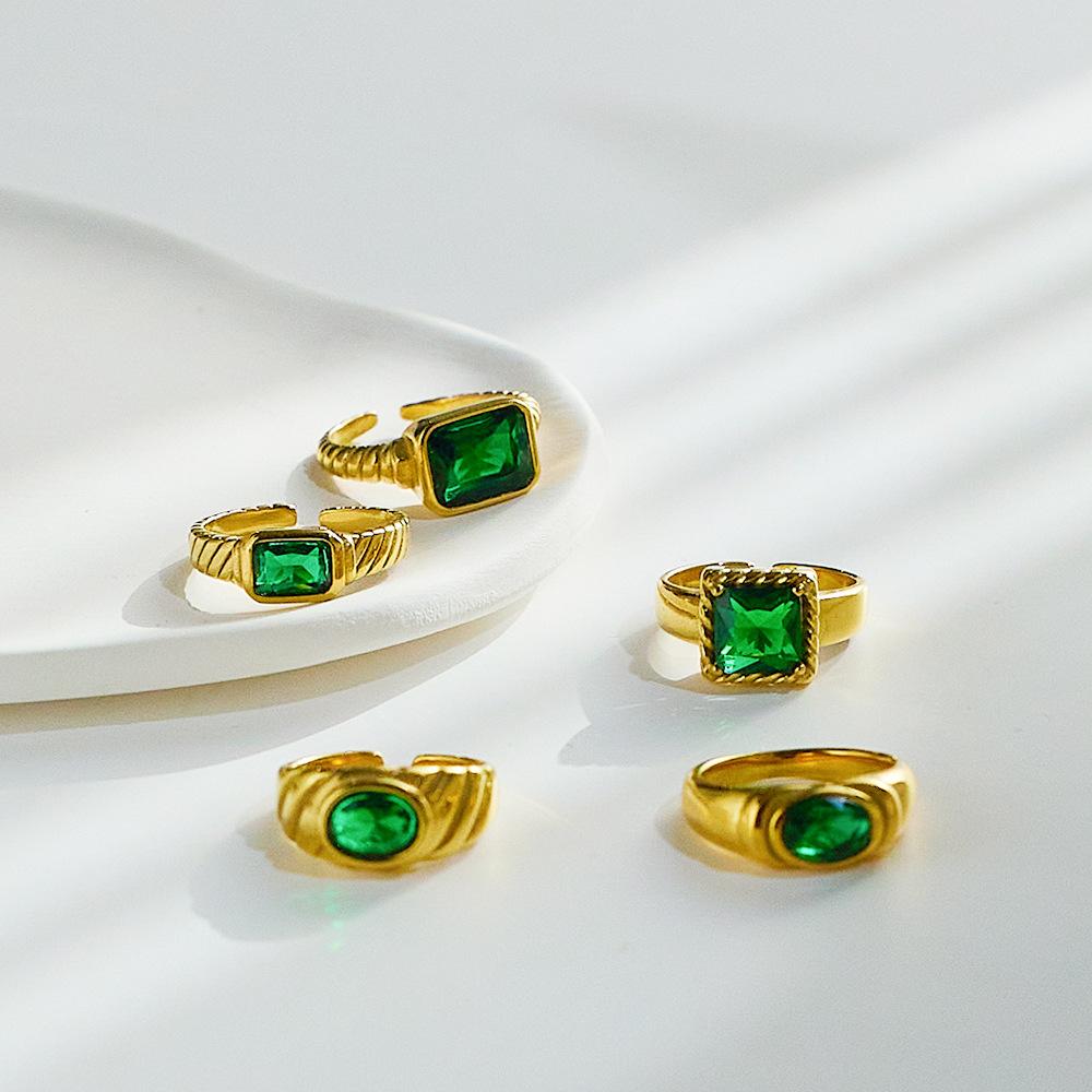 

Модное кольцо из титановой стали в форме золотого клыка 18 карат