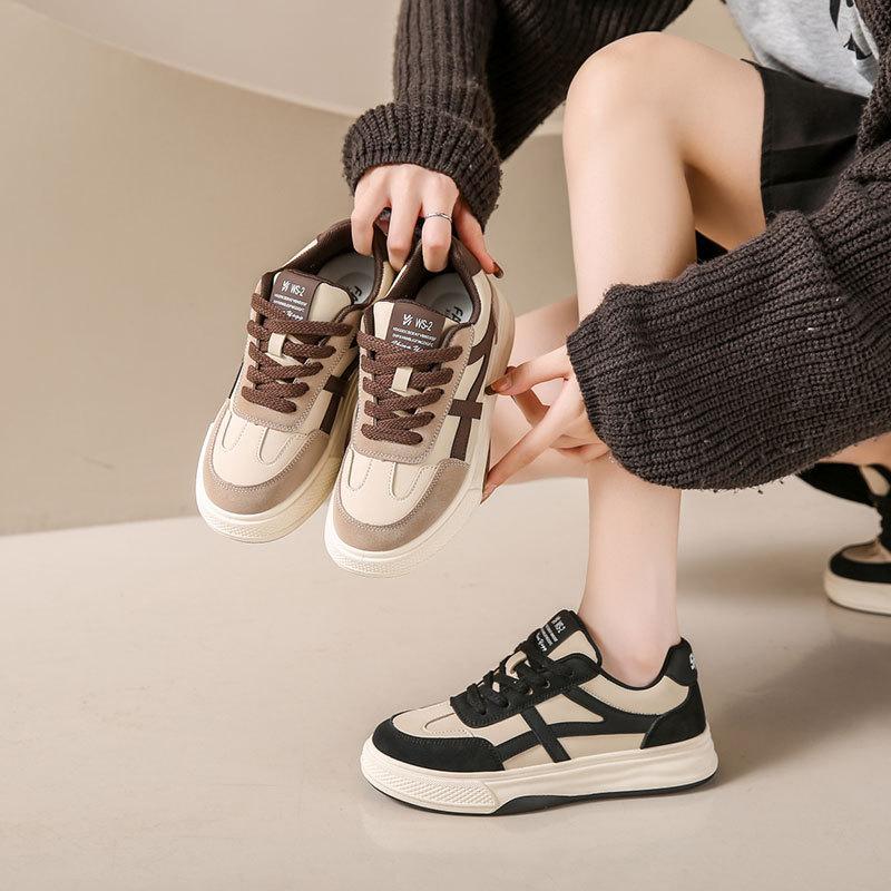 Niche retro board shoes women's new spring light and not tired feet versatile Forrest Gump casual shoes