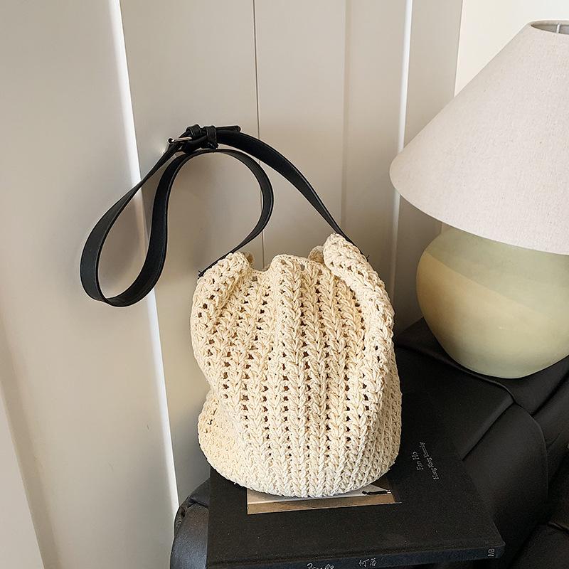 Today's Popular Niche Woven Bags Women's New Commuter Versatile Messenger Bags Bucket Bags