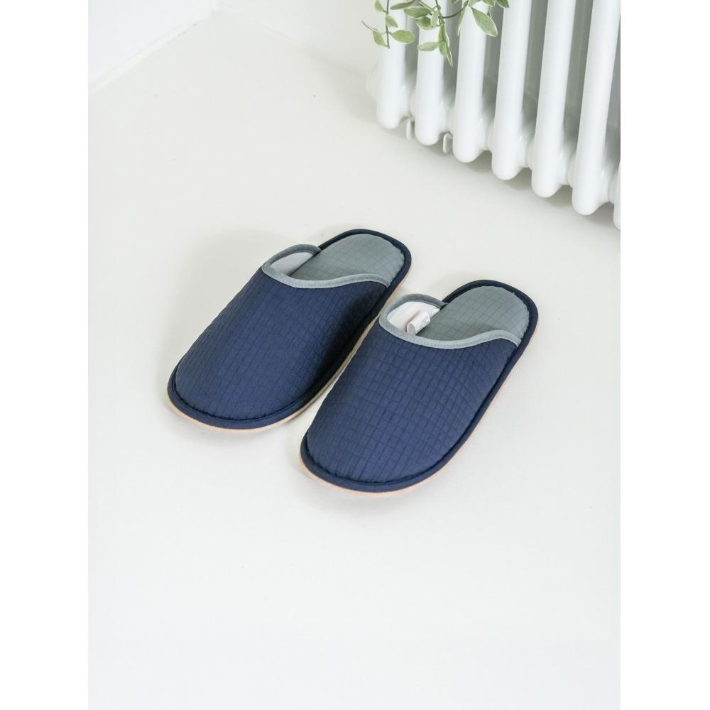 

Daiso Вафельные тапочки с цветными блоками 250 270 мм темно-синие