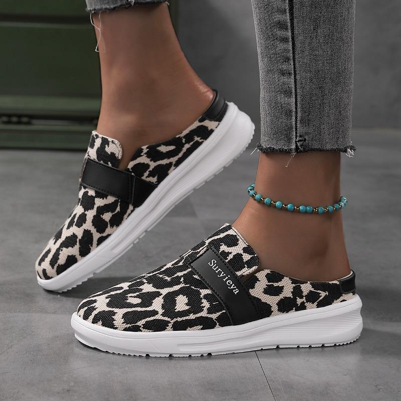 Hot Sale Summer Women Beach Sandals Outdoor Comfort Garden Shoes Clogs Lightweight Mesh Flat Slippers Sandalias Size 43