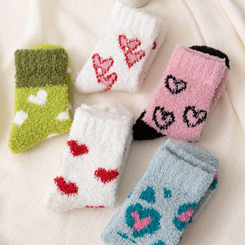 5 paare/los Winter Herz-förmigen Korallen Fleece Mitte Rohr Socken Verdickt Möbliert Pelzigen Weichen Nette Hause Boden Schlaf Baumwolle frauen Socken