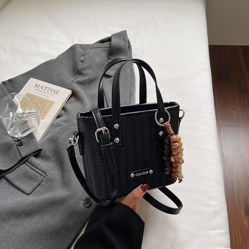 

Niche bags women s autumn new fashion women s bags popular shoulder messenger bags small bags mobile phone bags
