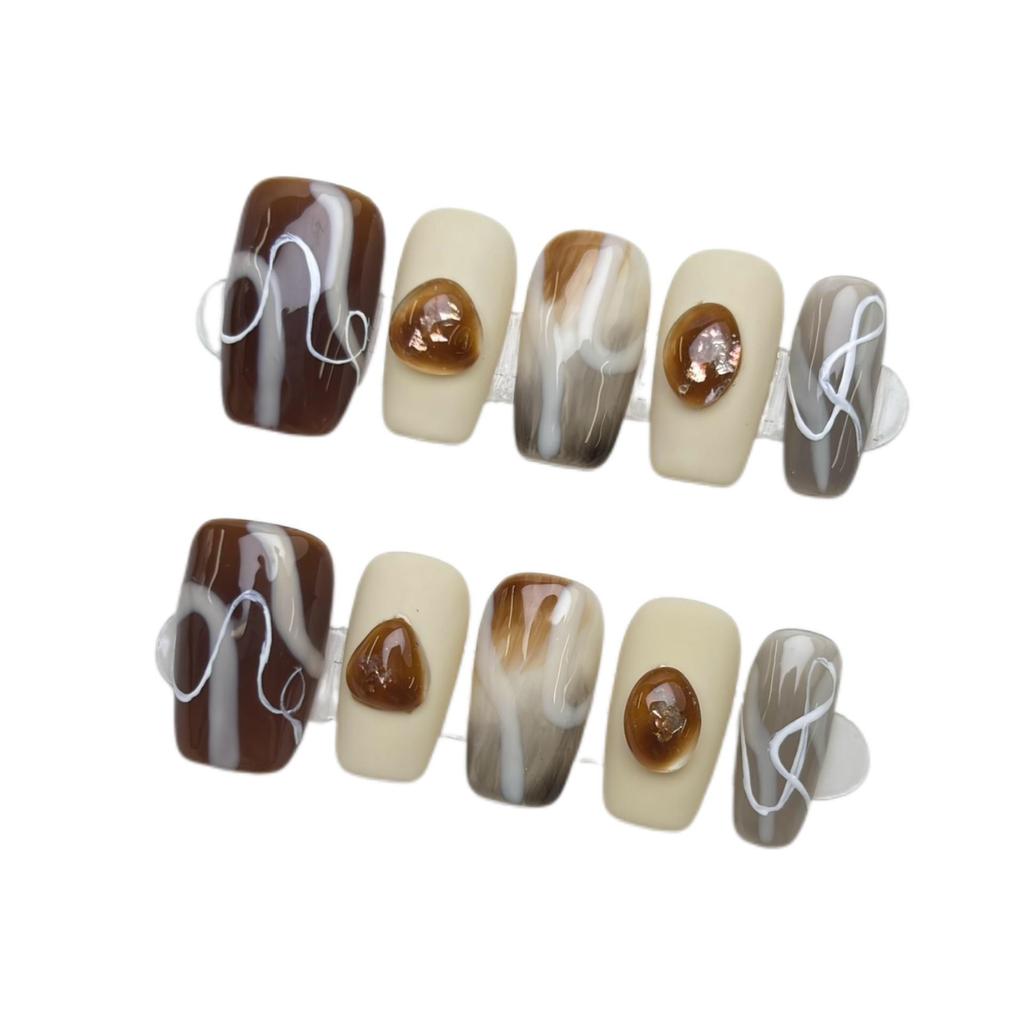 Cappuccino Autumn/Winter Handmade Press-On Nail Tips: Light Luxury, High-Quality Maillard Tar Smudge Design.