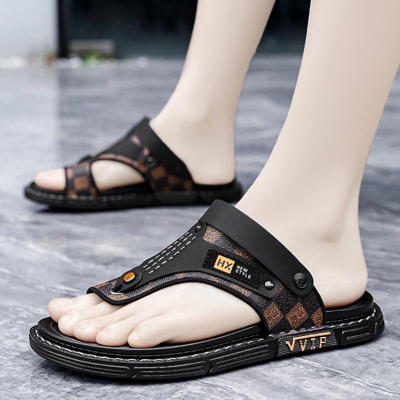 Middle-aged Dad Sandals Summer New Popular Comfortable Soft Sole Fashion Two Wear Cool Slippers Outdoor Travel Beach Shoes