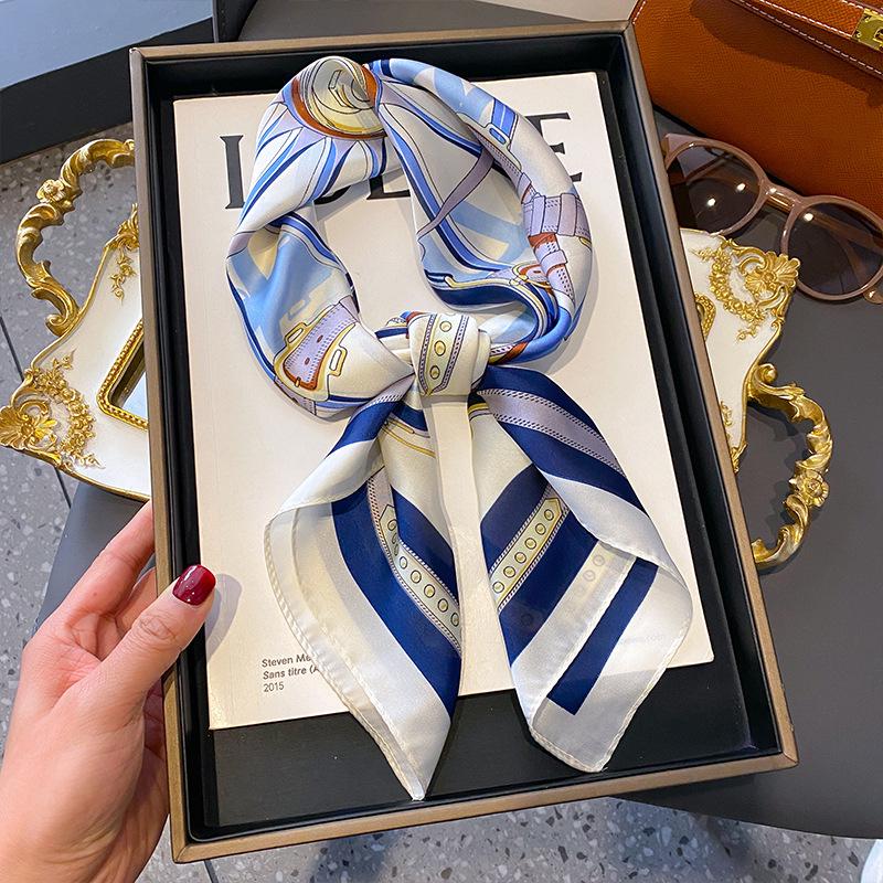 Damen Sommer Seidenschal: Leichtes, luxuriöses kleines quadratisches Halsaccessoire