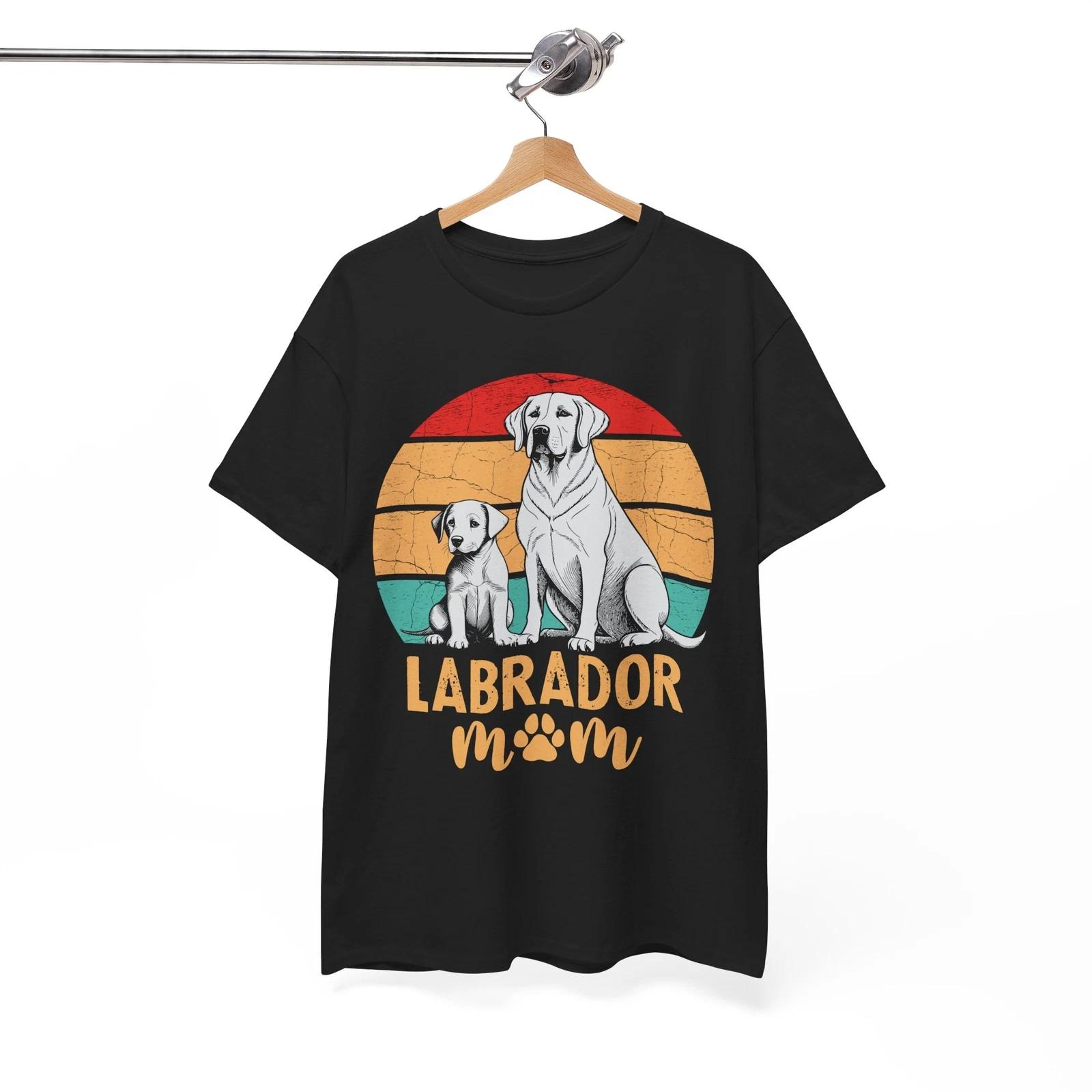 Labrador mom t-shirt - Dog T-Shirt – Funny Puppy Lover Paw Print Graphic Tee M