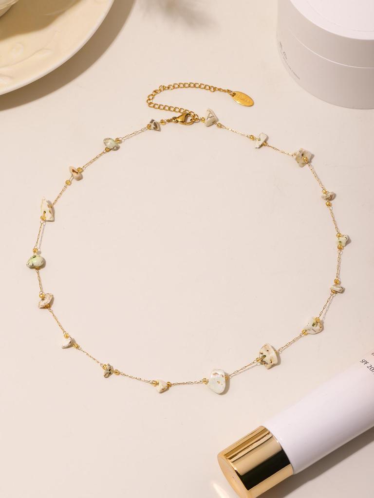 Bohemian Irregular Stone Necklace: Retro, Versatile Clavicle Chain for Women
