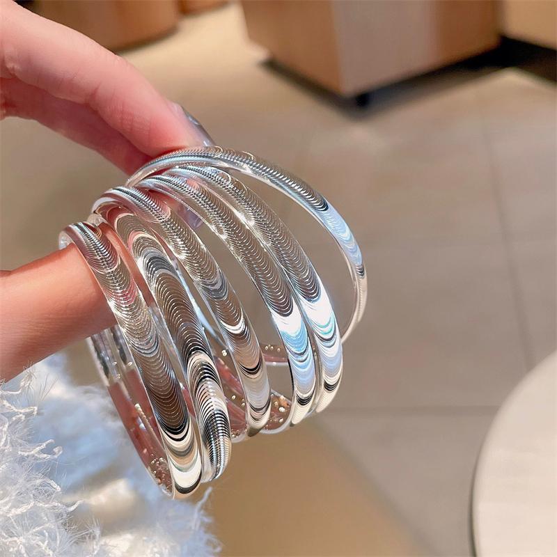 Vintage Shiny Metal Interlocking Personalized Gold Plated Bracelet Hand Woven Exquisite Bangles For Women Men Jewelry