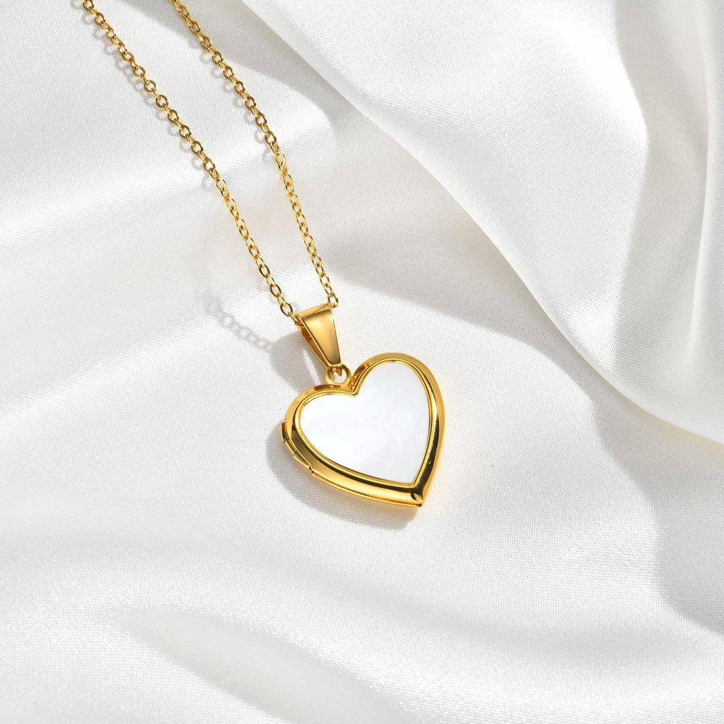 Romantic Heart Locket Pendant for Women Stainless Steel Photo Frame Openable Necklace Heart Chain Necklaces Charm Jewelry Gift