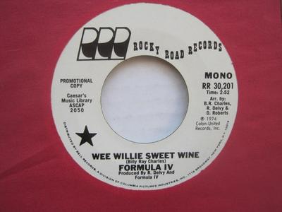 7palcová deska FORMULA IV - Wee Willie Sweet Wine RR30201PROMO Rocky Road Reco 1974 US Soul/Funk Použitá