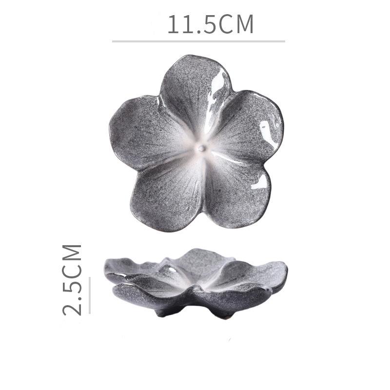 Retro Kiln-Baked Ceramic Petal-Shaped Dipping Plate, Lightweight Seasoning & Sauce Dish for Home & Restaurant Use