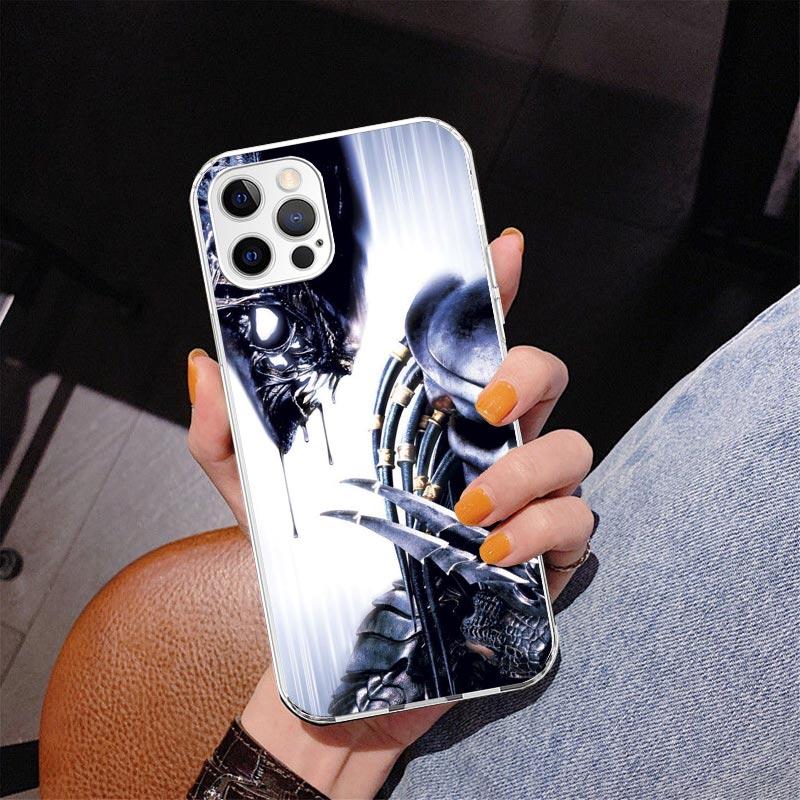 Alien Vs Predator Painted Phone Case For iPhone 17 Air 16 Pro Max 16E 15 + 14 Plus 11 12 13 Mini 7 8 SE Gift Print Cover Fundas