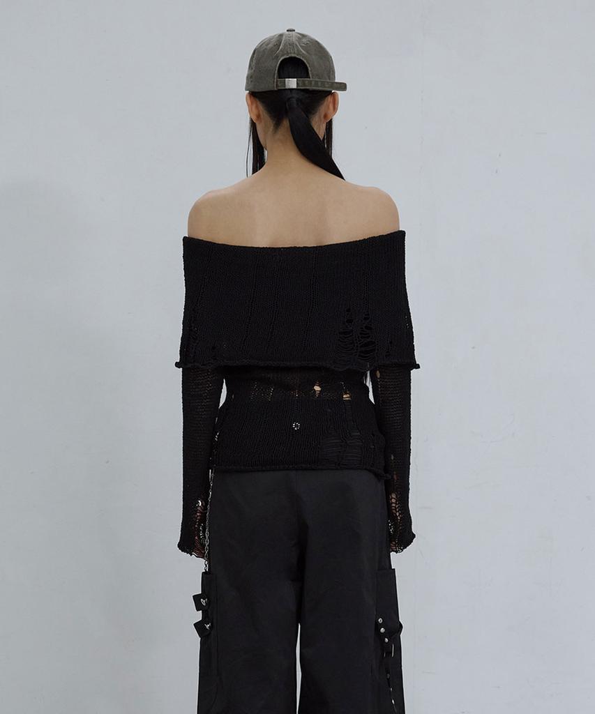 Uusoo Distressed Off-Shoulder Top_ Black