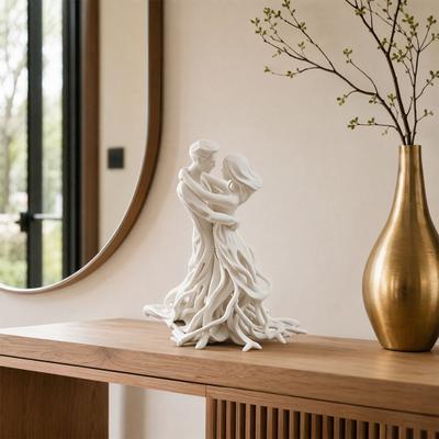 Statue de Couple Imprimée en 3D, Sculpture Romantique de Couple s'Enlaçant avec Design Creux, Décoration Nordique pour Cadeau d'Anniversaire de Mariage, Présentation Artistique Noir et Blanc
