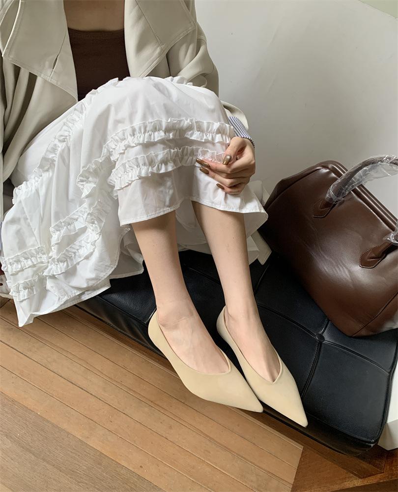 

Ретро туфли-лодочки на низком каблуке с острым носком и мелким вырезом женская обувь 2025 новая весенне-осенняя замшевая темпераментная обувь на одном ходу для работы 39 абрикосовый