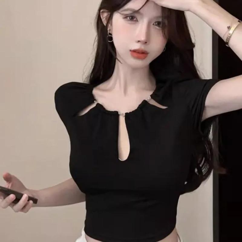 Women s Black Chain Linked Cutout Ruched Neck Cropped Slim Short Sleeve Top S