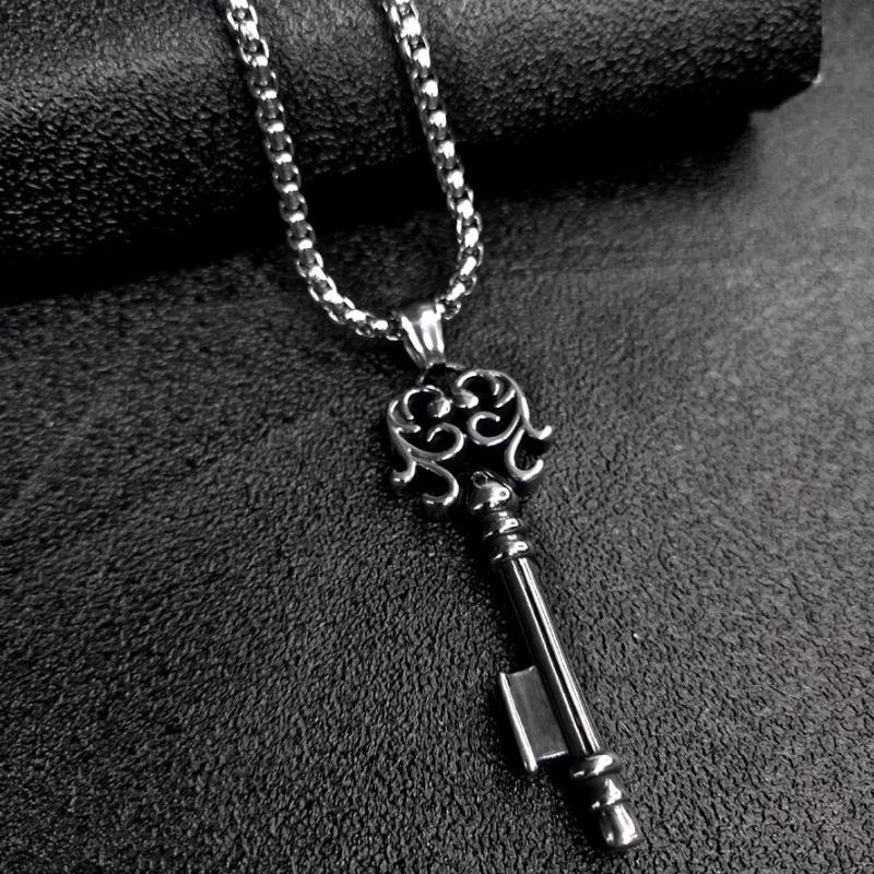 A Titanium Steel Key Pendant, Punk Necklace, Retro Trendy Men'S And Women'S Stainless Steel Cast Totem Pendant