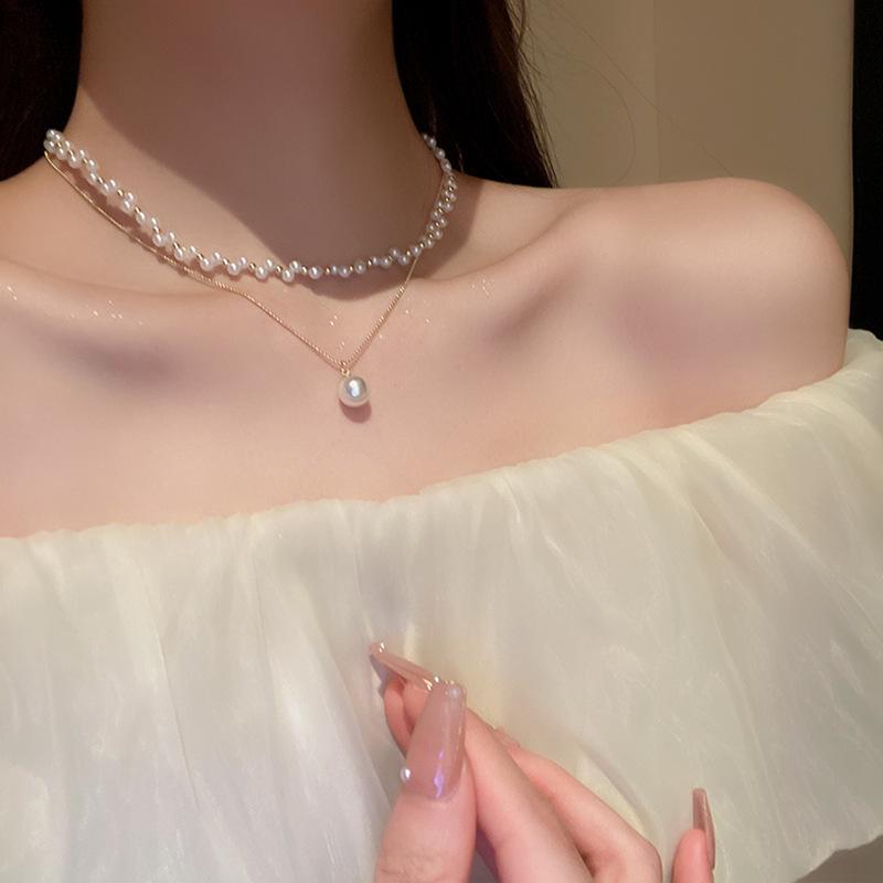 Diamond-Studded Baroque Pearl Double-Layer Necklace - Women's French Retro Clavicle Chain, High-End Fashion Jewelry.
