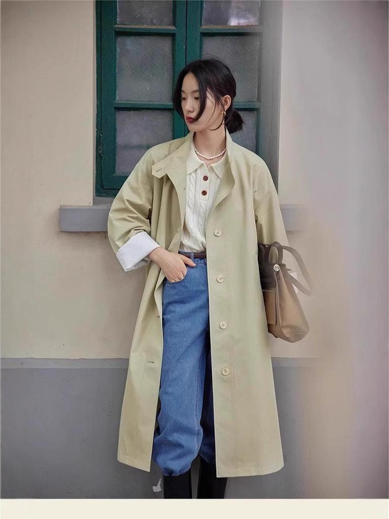 Women's French Retro Cable Knit Sweater - Polo Collar, White Lapel, Gentle Style Wool Top for Autumn/Winter